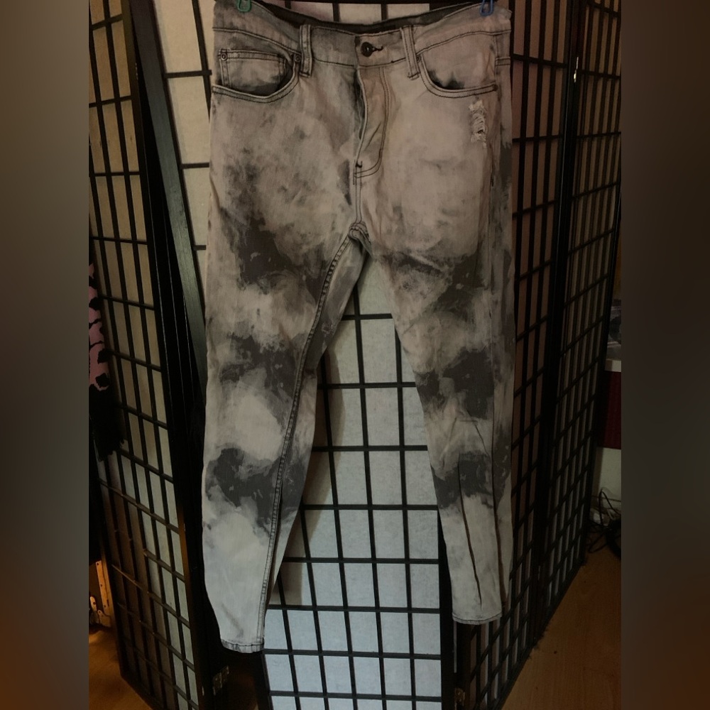 Kill City black and white jeans bleached